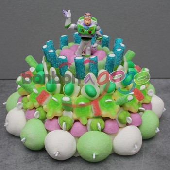 GÂTEAU DE BONBONS "BUZZ"