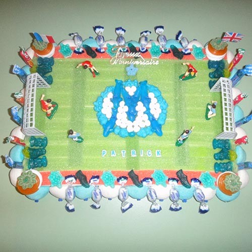 Achat Gateau De Bonbons Football Terrain Om Bonbon A Gogo Com