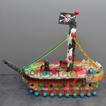 GÂTEAU DE BONBONS "WINNIE ET SES AMIS"