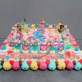 GÂTEAU DE BONBONS "PRINCESSES AU BALCON"