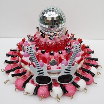 GÂTEAU DE BONBONS "DISCO"