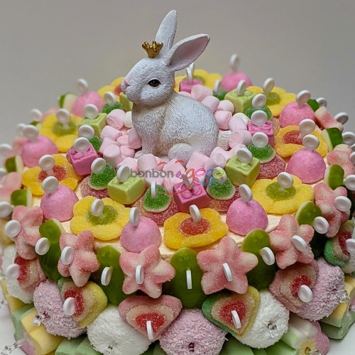 GÂTEAU DE BONBONS "Lapin oeuf"