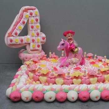 Acheter Gateau De Bonbons Barbie A Cheval Bonbon A Gogo Com